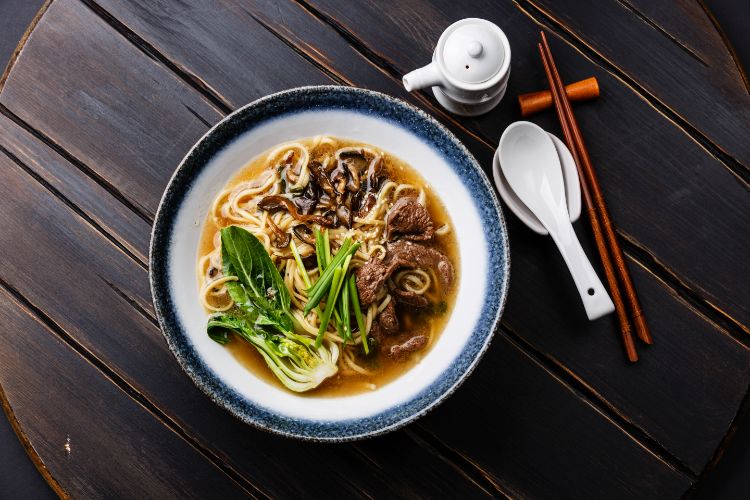 Plats asiatiques à emporter Bidart
